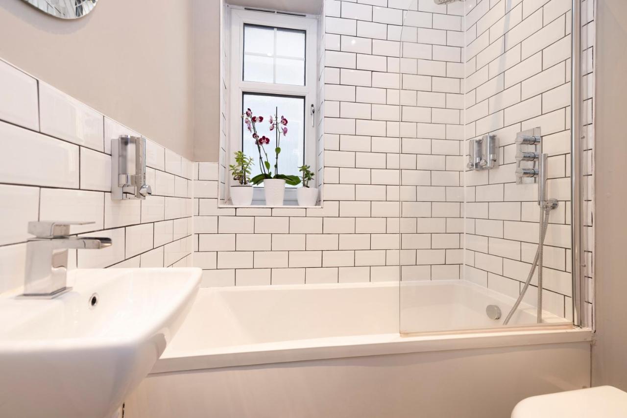 Stylish George Street Apartment Peebles Dış mekan fotoğraf