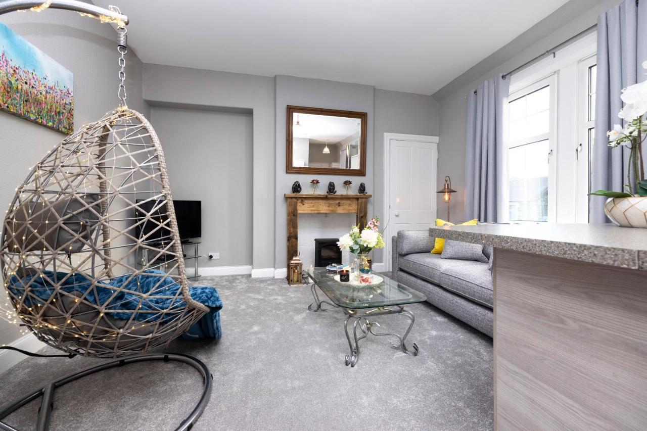 Stylish George Street Apartment Peebles Dış mekan fotoğraf